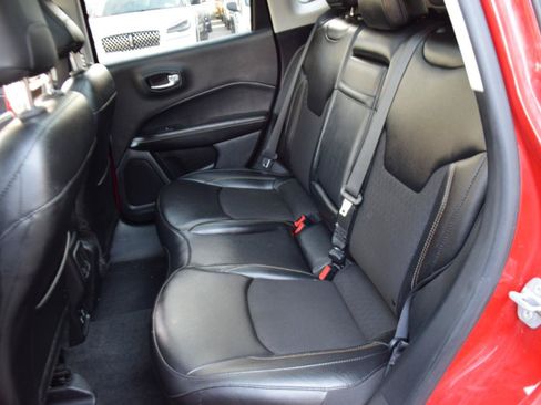 Used 2020 Jeep Compass Latitude w/ Popular Equipment Group FWD image 18