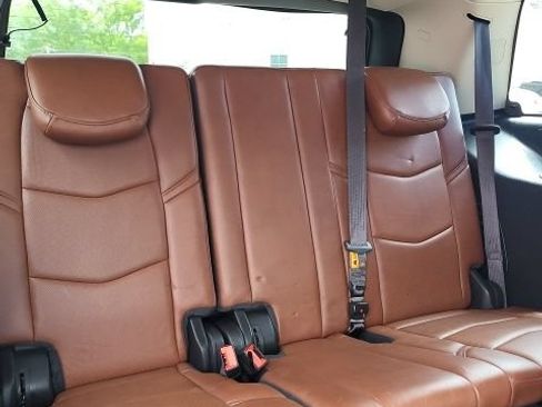 Used 2020 Cadillac Escalade Luxury AWD/4WD image 26