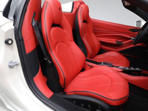 Certified 2023 Ferrari F8 Tributo RWD image 16