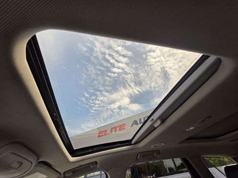 Used 2020 Buick Enclave Avenir w/ Avenir Technology Package FWD image 28