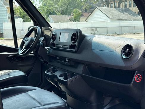 Used 2019 Mercedes-Benz Sprinter 2500 w/ Acoustic Package image 20