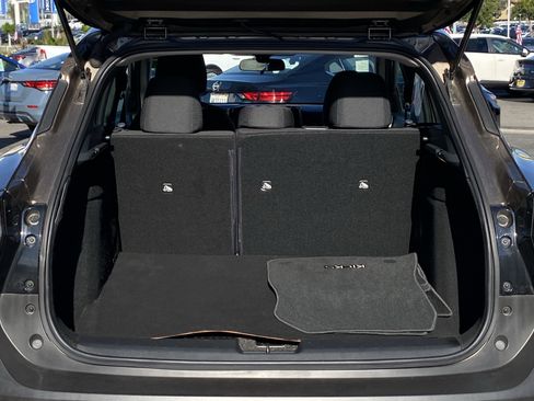 Used 2025 Nissan Kicks S image 13