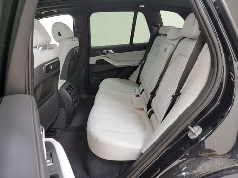 Used 2025 BMW X5 xDrive50e w/ M Sport Package image 9