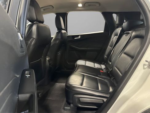 Used 2024 Ford Escape Platinum AWD/4WD image 39