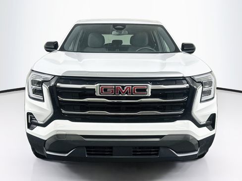 Used 2026 GMC Terrain Elevation FWD image 2