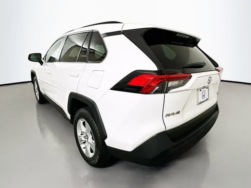 Used 2020 Toyota RAV4 XLE w/ Convenience Package FWD image 7