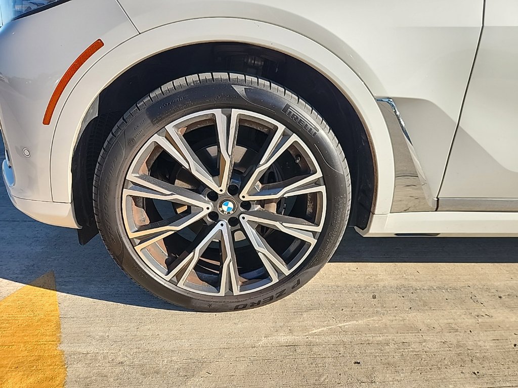 Used 2021 BMW X7 xDrive40i w/ Executive Package AWD/4WD image 8