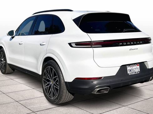 Used 2024 Porsche Cayenne image 13