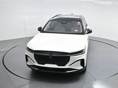 Used 2025 Lincoln Nautilus Reserve w/ Jet Appearance Package image 42