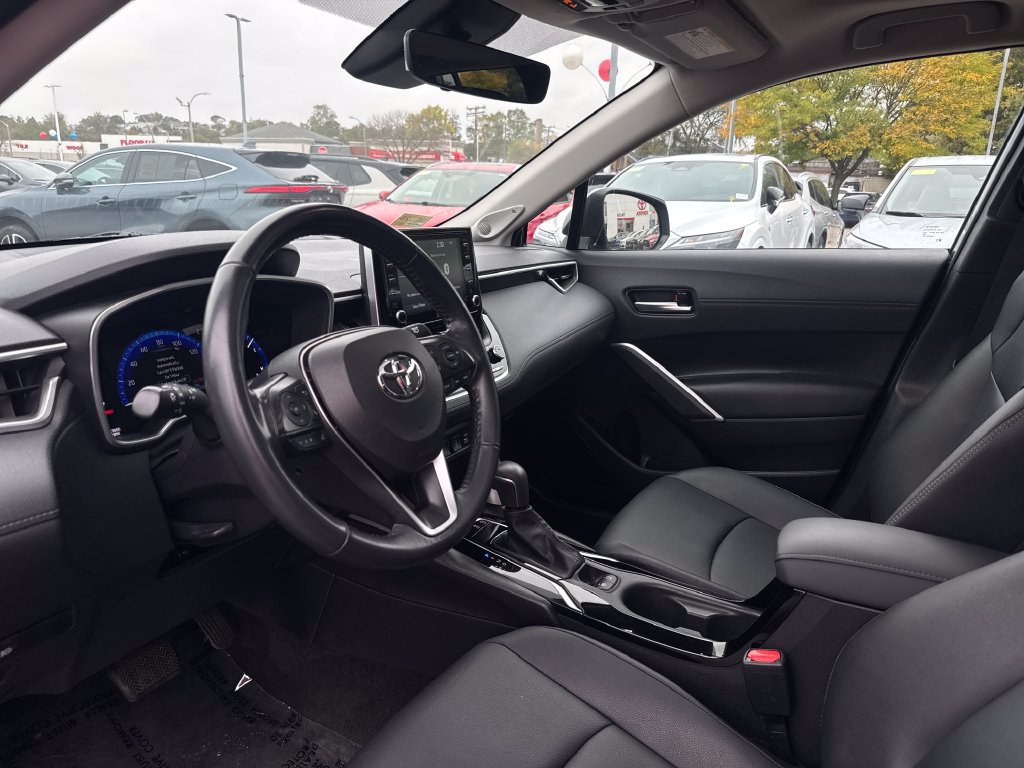 Used 2022 Toyota Corolla Cross XLE w/ Convenience Package AWD/4WD image 13