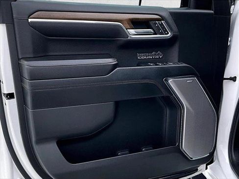 Used 2024 Chevrolet Silverado 1500 High Country image 18