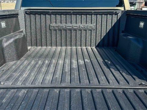 Used 2025 Toyota Tacoma TRD Sport image 20