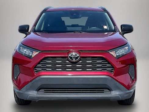 Used 2021 Toyota RAV4 LE image 3