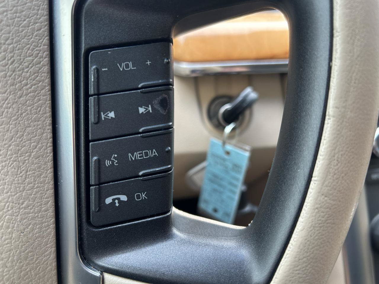 Used 2009 Lincoln MKS AWD image 19