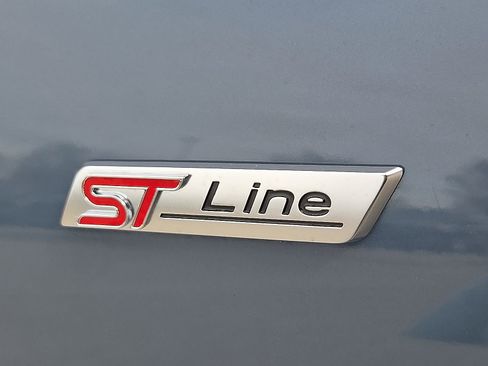 Certified 2023 Ford Escape ST-Line w/ Tech Pack #1 image 9