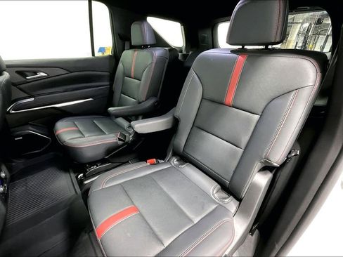 Used 2024 Chevrolet Traverse RS AWD/4WD image 32