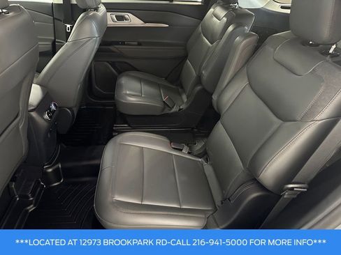 Used 2025 Ford Explorer Active w/ Active Comfort Package AWD/4WD image 19