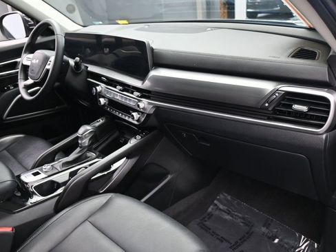 Used 2025 Kia Telluride S FWD image 56