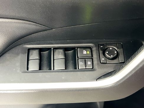Used 2019 Toyota RAV4 XLE FWD image 15