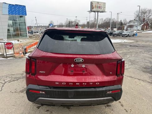 Certified 2021 Kia Sorento S w/ Panoramic Sunroof Package image 6