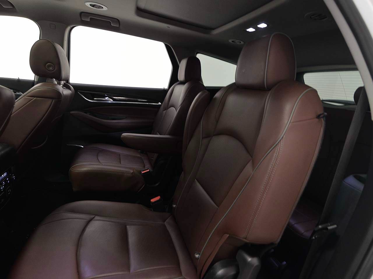 Used 2021 Buick Enclave Avenir w/ Avenir Technology Package FWD image 13