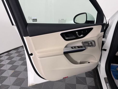 Used 2026 Mercedes-Benz GLC 300 4MATIC image 10