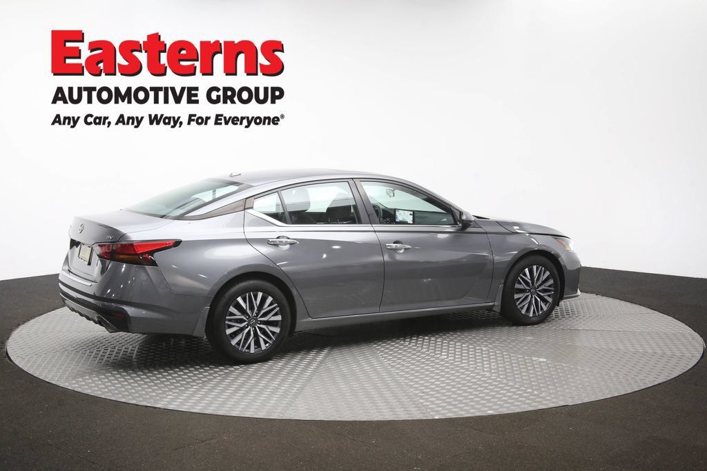 Used 2023 Nissan Altima 2.5 SV w/ SV Premium Package FWD image 42