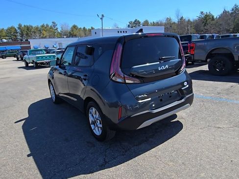 Used 2025 Kia Soul LX w/ LX Technology Package FWD image 17