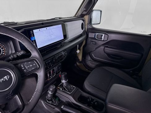 Used 2025 Jeep Wrangler Sport image 22
