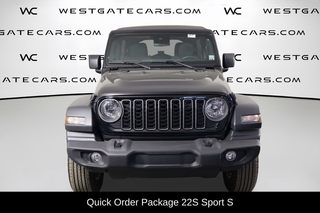 Used 2025 Jeep Wrangler Unlimited Sport AWD/4WD image 2