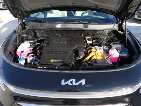 Certified 2025 Kia Niro EX image 28