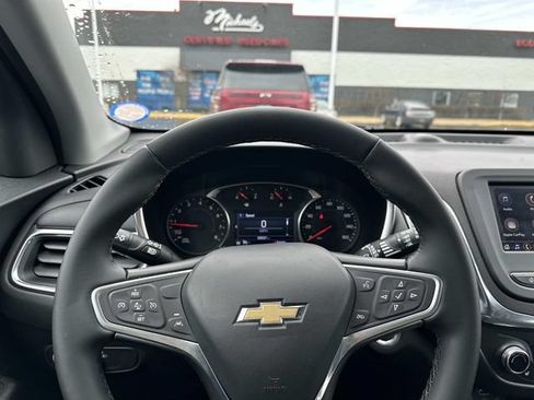Used 2023 Chevrolet Equinox LT FWD image 26