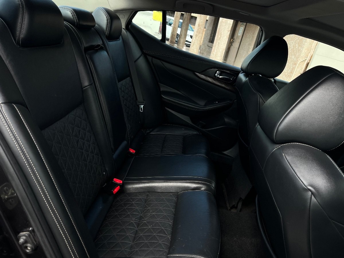 Used 2017 Nissan Maxima Platinum FWD image 36