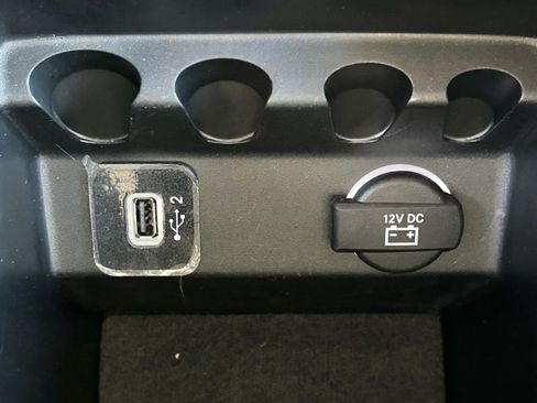 Used 2019 Jeep Cherokee Limited AWD/4WD image 38