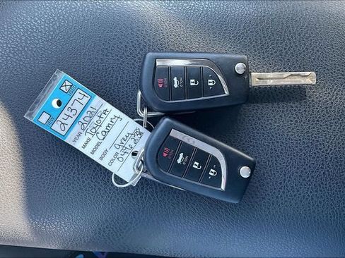 Used 2021 Toyota Camry SE AWD/4WD image 40