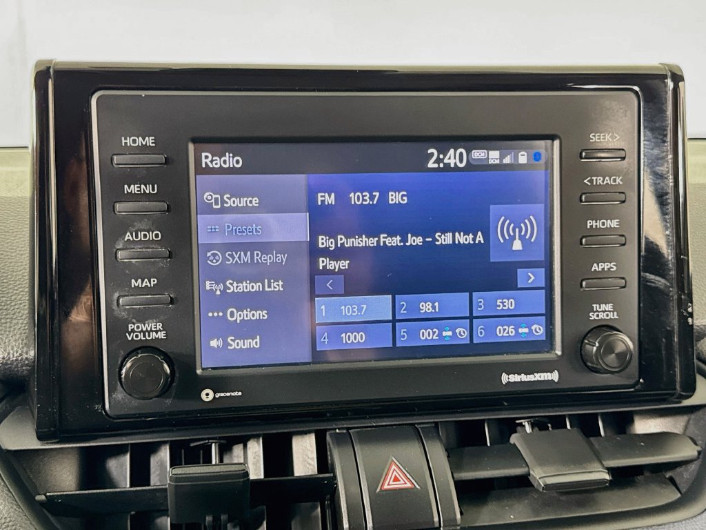 Used 2022 Toyota RAV4 LE AWD/4WD image 31