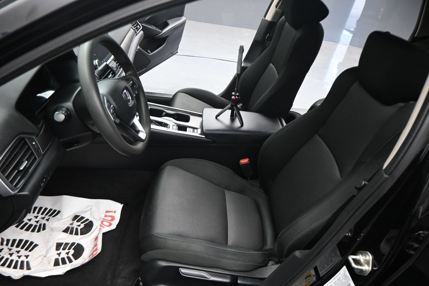 Used 2018 Honda Accord LX image 19