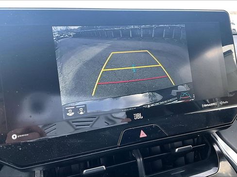 Used 2021 Toyota Venza XLE image 20