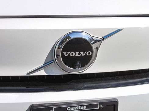 Used 2023 Volvo C40 P8 Recharge Plus image 5