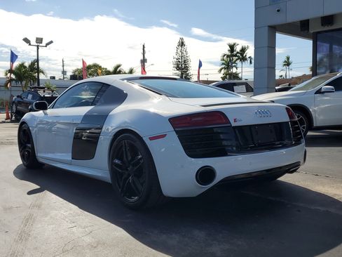 Used 2015 Audi R8 V10 w/ Full Leather Package image 12