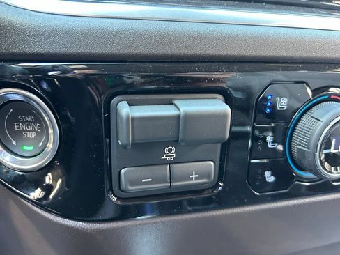 New 2026 Chevrolet Silverado 1500 LTZ w/ LTZ Convenience Package II AWD/4WD image 36
