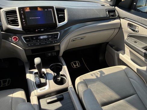 Used 2018 Honda Pilot EX image 19