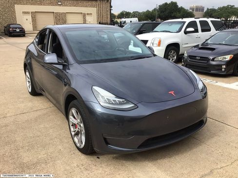 Used 2022 Tesla Model Y Long Range AWD/4WD image 4