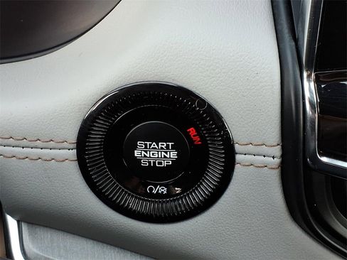 Used 2022 Jeep Compass Limited image 25