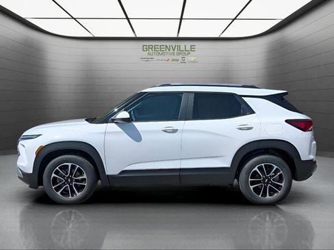 New 2026 Chevrolet TrailBlazer LT w/ Driver Confidence Package FWD image 2
