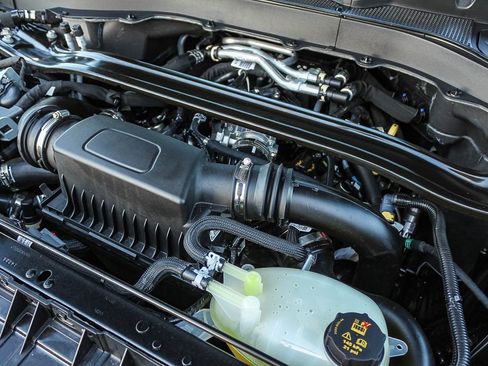 Used 2025 Ford Explorer ST w/ Sun And Sound Package RWD image 33