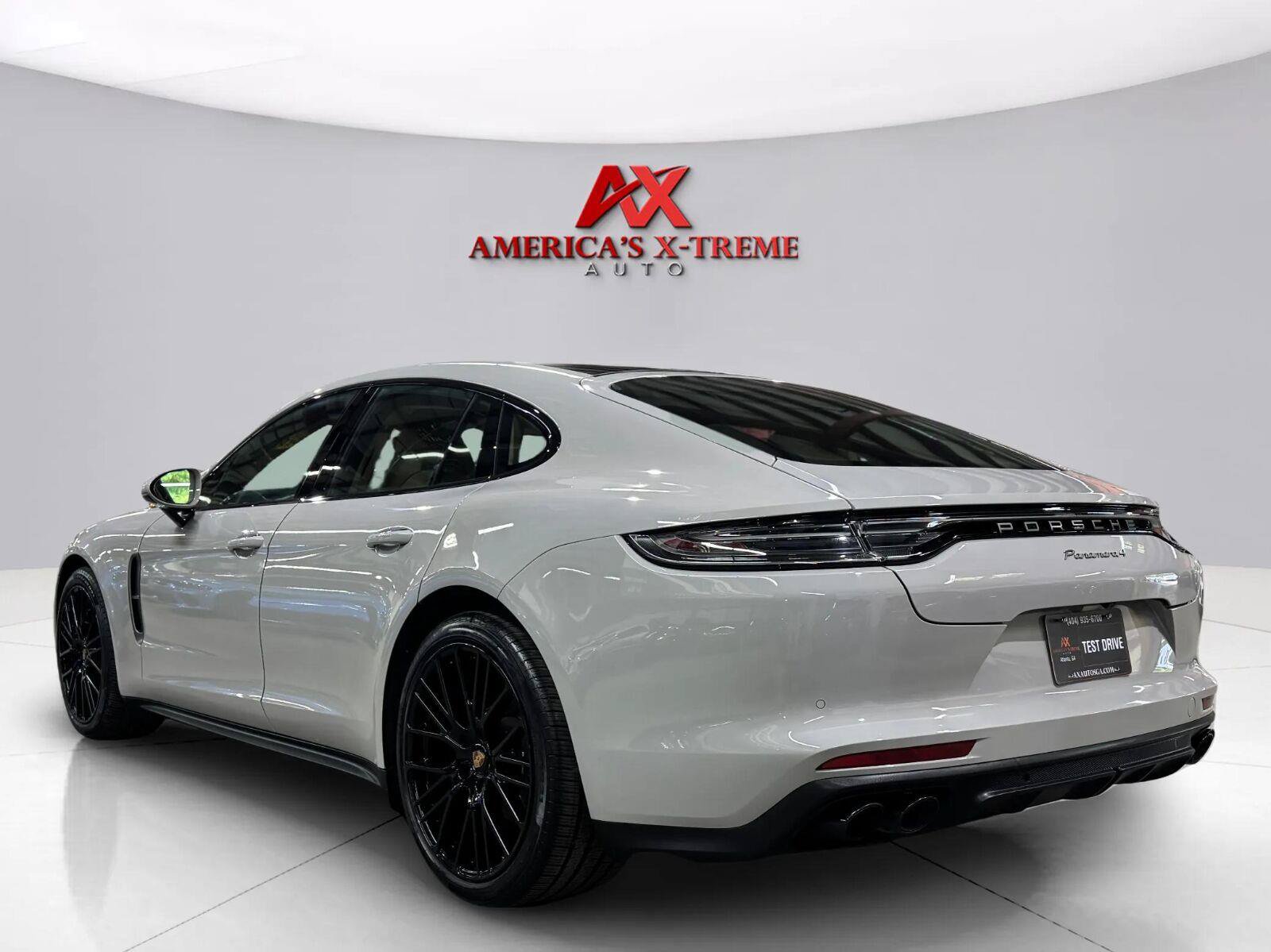 Used 2023 Porsche Panamera 4 Platinum Edition AWD/4WD image 4