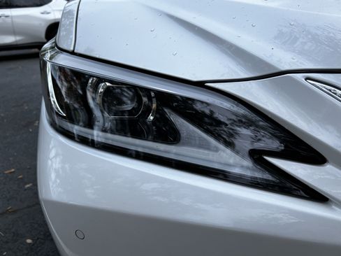 Used 2024 Lexus ES 350 w/ Premium Package image 12