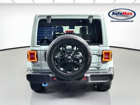 Used 2024 Jeep Wrangler Unlimited Sahara w/ Technology Group AWD/4WD image 8