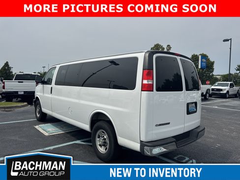Used 2025 Chevrolet Express 3500 LT w/ LT Preferred Equipment Group RWD image 7